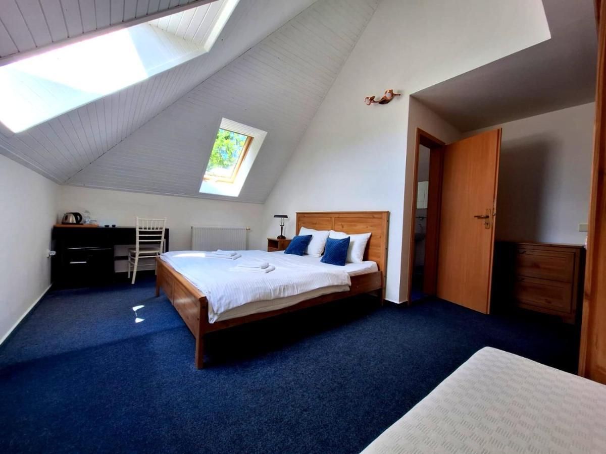 Vila Fenix B&B Ruzomberok Esterno foto