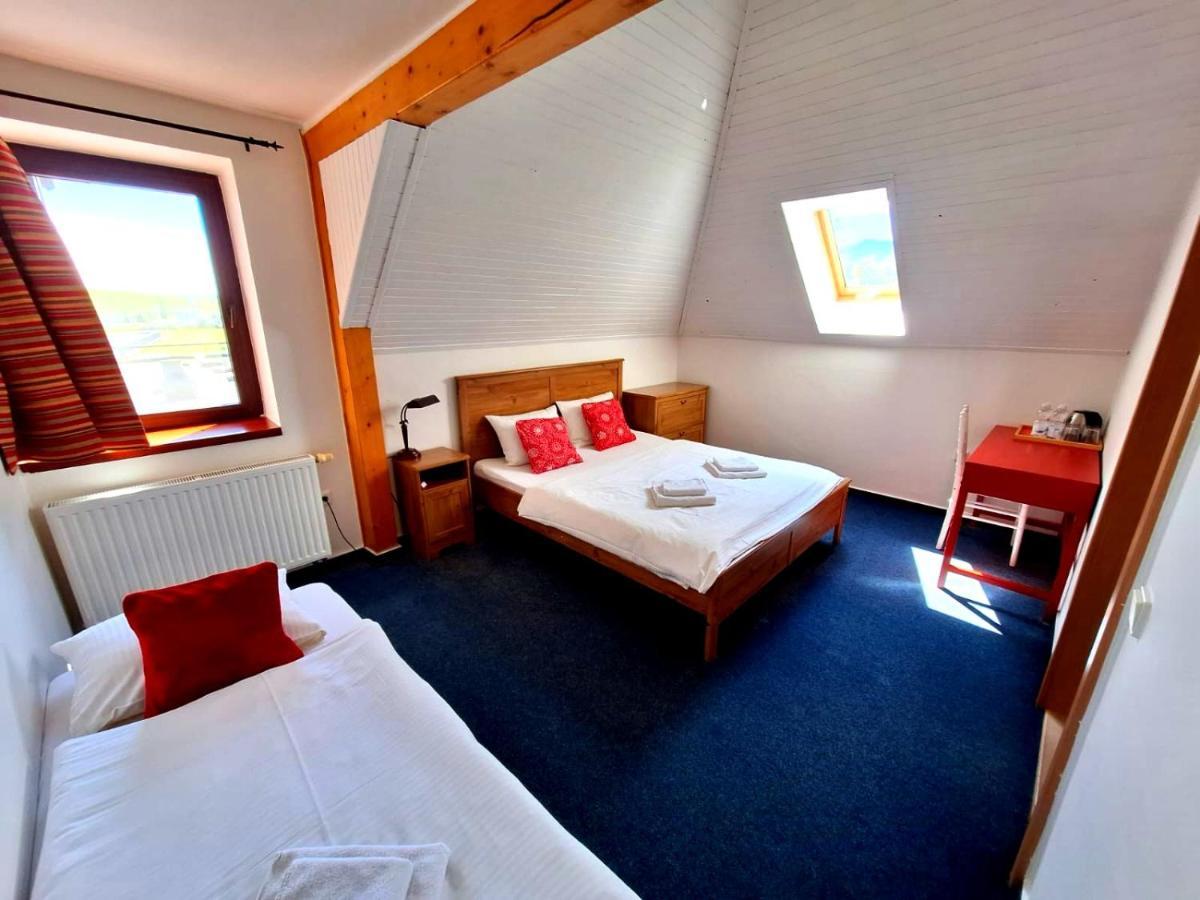 Vila Fenix B&B Ruzomberok Esterno foto