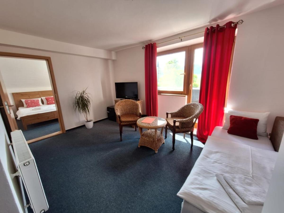 Vila Fenix B&B Ruzomberok Esterno foto